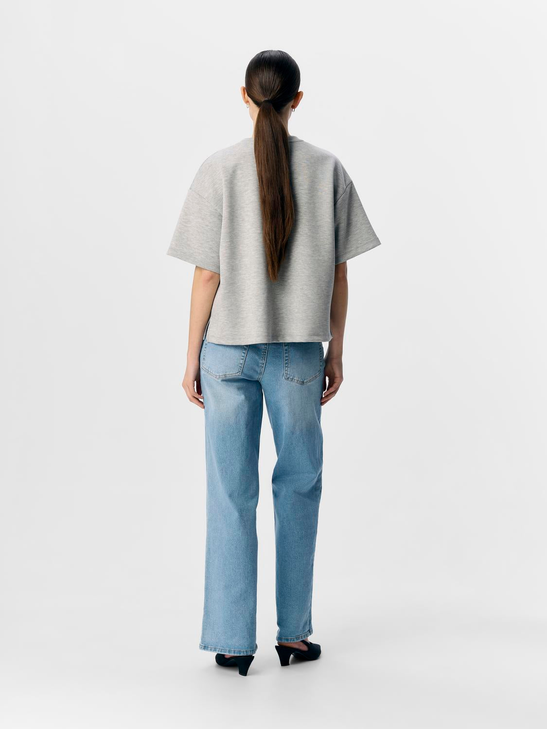 model_shot-back